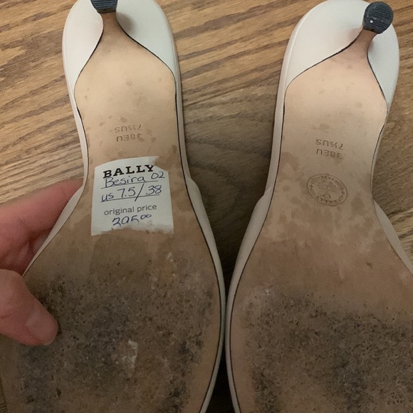 Worn once Bally ivory sandals with leather knot - Picture 5 of 6